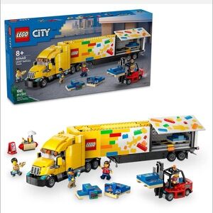 LEGO CITY: Yellow Delivery Truck (60440)